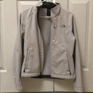Woman North Face jacket
